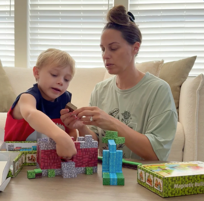 Mitä jos lapsesi voisi luoda oman, pikselöidyn maailmansa... ilman näyttöä? 🎮✨